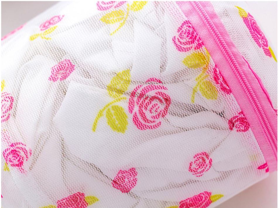 CLOTHES WASHING BAG/حقيبة غسيل الملابس