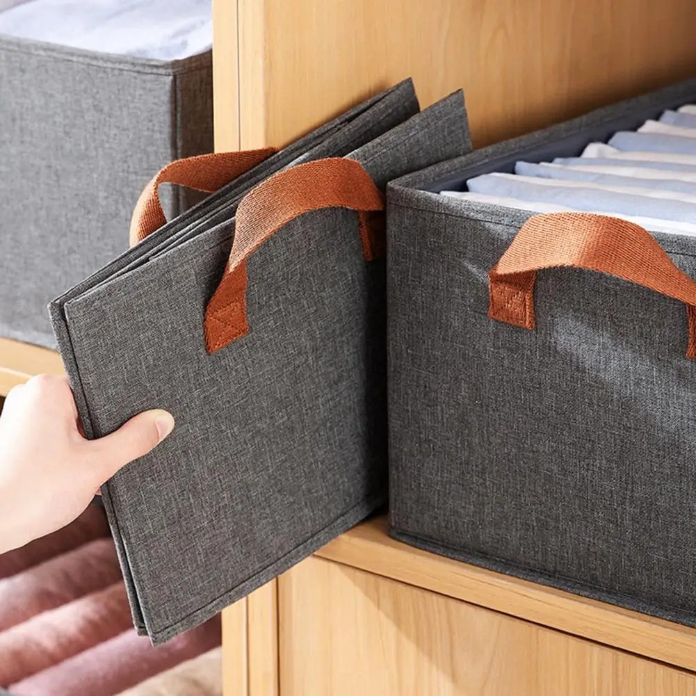 FOLDABLE CLOTHES ORGANIZER